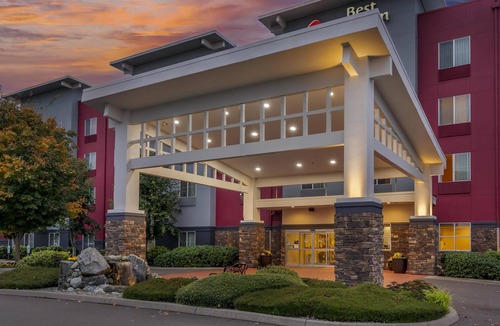 Arlington Hotel | Best Western Plus Arlington/Marysville