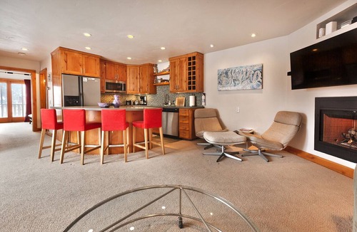 Downtown Park City Condo | Bettina - Main Street Ski in n' Out One Bedroom with Outdoor Hot Tub