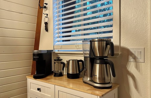 Big Bear City Ski Chalet | Big Bear Cozy Chalet: Ski, Village, Lake & Hot Tub