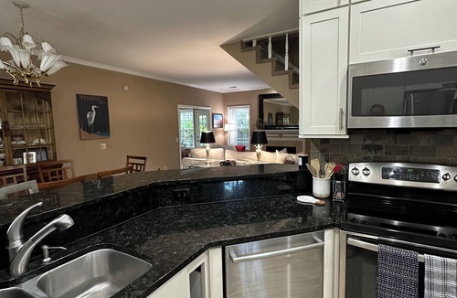 Port Royal House | Boaters paradise.WALK TO YOUR VESSEL and eat at Marker 244.
