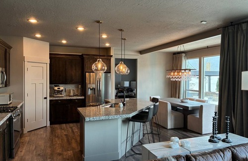 Lehi House | Bougie Basecamp: Heated Pool+Hot Tub+Sauna+Trails+Adventure Toy Rental Options