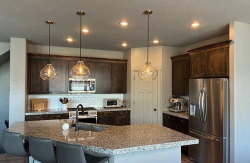 Lehi House | Bougie Basecamp: Heated Pool+Hot Tub+Sauna+Trails+Adventure Toy Rental Options