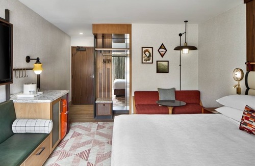 North Park City Hotel | Boutique Mountain Retreat Near World-Class Skiing - 1.5 miles