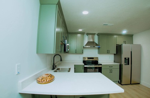 South Jordan Apartment | Brand New 2BR Basement Suite +1 King Bed & Private Entrance