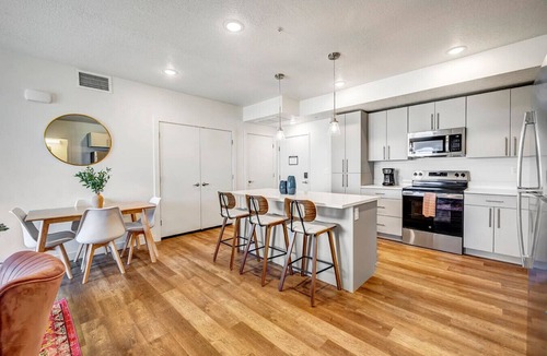 Draper Apartment | Brand New Tropical Vibe 2bd 2ba