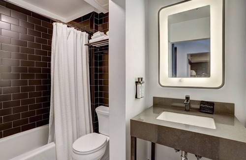 Historic District Hotel | Breckenridge Hotel Room | Group-Friendly Stay