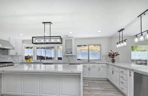 Lake Wohlford House | Bright and Full of Sun I 7 Bds North of San Diego I Sleeps 16