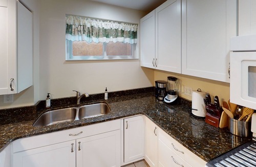 Midvale House | Bright, clean basement - Close to skiing - Green and healthy