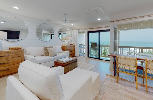 Fort Bay Condo | Bright condo on the Gulf with pool, beach access, hot tub, balcony & central AC