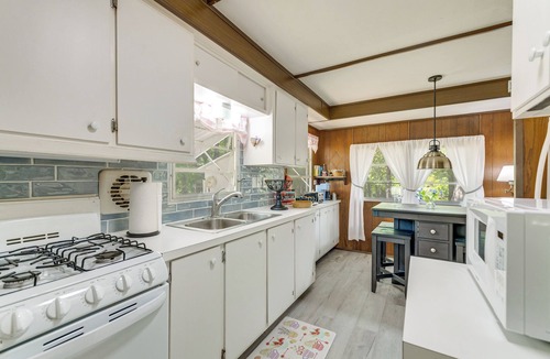 Bushnell House | Bushnell Riverside Retreat w/Hot Tub & Game Shed