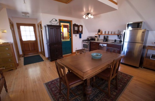 Cottonwood Heights Apartment | Butler Manor Carriage House, Deluxe Apt on Historic Estate w/Spectacular Views!