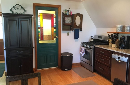Cottonwood Heights Apartment | Butler Manor Carriage House, Deluxe Apt on Historic Estate w/Spectacular Views!