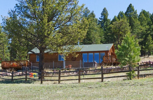 Florissant House | Cabin, Dog Friendly, Hot Tub, Views, 6 acres, Wheelchair Accessible