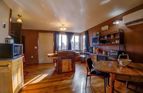 Dove Creek Cabin | Cabin Near Dolores Canyon, Mesa Verde, Moab WiFi A/C Laundry Parking