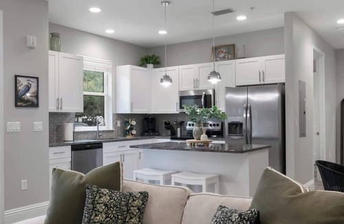Safety Harbor Apartment | Canopy Cove | Gorgeous Condo In The Heart Downtown