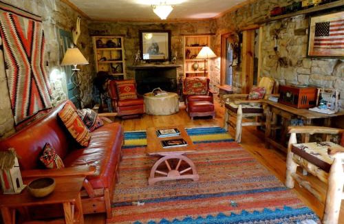 Lewis Resort | Canyon Of The Ancients Guest Ranch