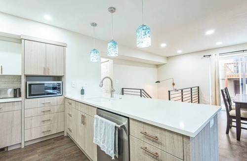 Cottonwood Heights House | Canyon View Ski House | Sleeps 14 + Hot Tub