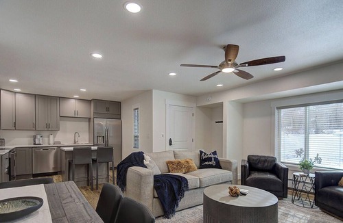 South Snyderville Basin Condo | Canyons View 06: Beautiful 2 Bedroom 2 bath vacation rental. Walk to the Cabriolet Lift