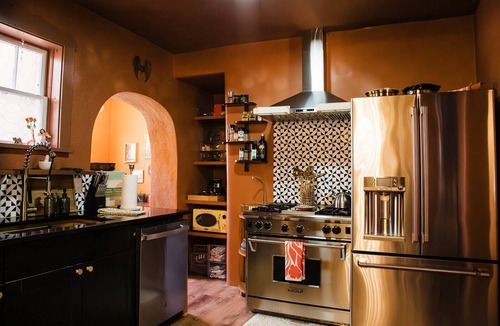 Downtown Santa Fe House | Casa Lita – Colorful Historic Home in the Railyard