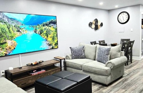 Newbold House | Catch Phillies Games,5BR with Kingt Bed, Hot Tub & Game Room