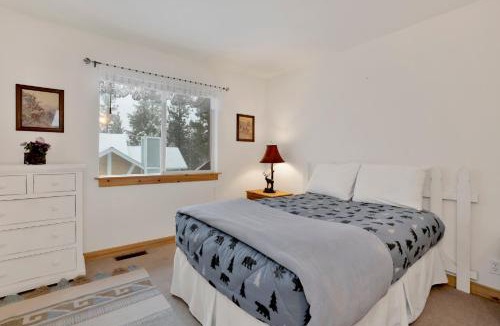 Big Bear City House | Ceasar Retreat at Big Bear - Cozy Mountain Alpine Cottage