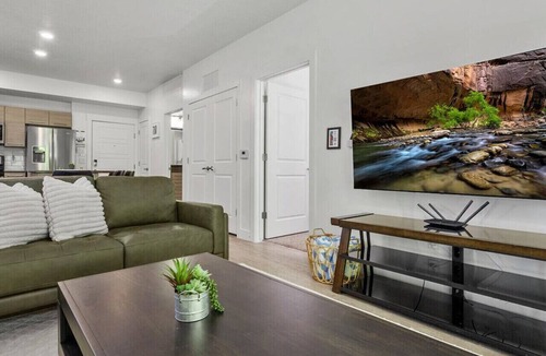 Downtown Salt Lake City Apartment | Central City Luxury-2BR/2BA Pool/Htub/Gym/Parking