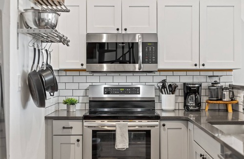 Telluride Condo | Chalet chic! Short walk to ski, river, hot tub & parking