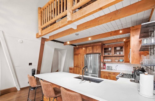 Summit Park House | Chalet w/Hot Tub,Grill| Alpine Trail by RoveTravel