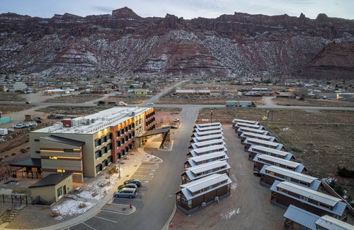 Moab South Valley Cabin | Charming 2-bedroom cabin #103 with AC, Wi-Fi in delightful Moab