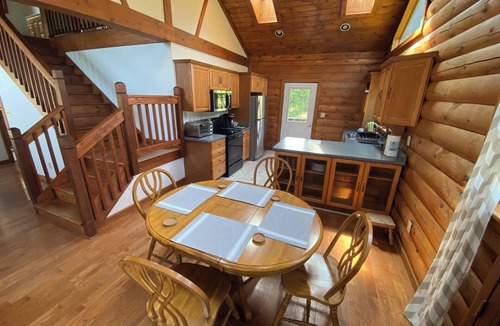 Elkton Cabin | Charming 2-bedroom cabin close to Fair Hill on horse farm