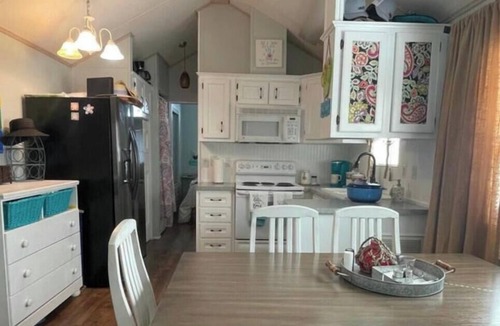Upper Grand Lagoon Cottage | Charming 3-bedroom 2 -bath cottage in gorgeous Panama City Beach, FL.