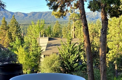 Whispering Forest Ski Chalet | Charming 4-bedroom chalet with WiFi, AC in lovely Big Bear