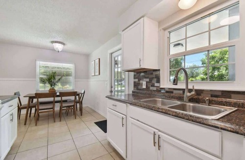 Dade City House | Charming Dade City Home with Fire Pit & Garden
