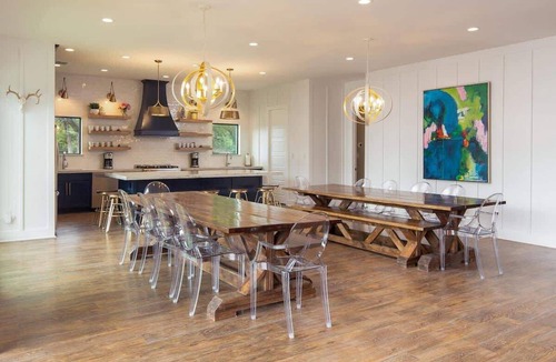 Canyon Lake House | CL 270 The White House on the Horseshoe