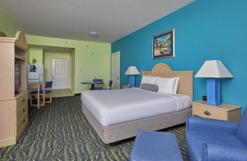 West Panama City Beach Hotel | Classic King | Palmetto | Gulf Views | Steps to the Sand