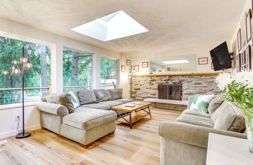 Woodinville Cottage | Classic Woodinville Wine Country Escape!
