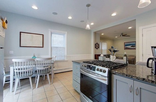 Yachting Village Cottage | Clean and bright downtown cottage on Newport's bustling Thames Street