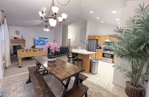 West Valley City House | Clean, Family Friendly, Spacious, Comfy Mattress, All 3 King Beds