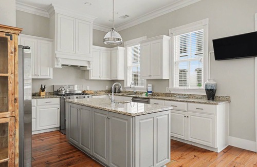 Historic Downtown Savannah House | Coastal Townhome Near Park with Parking by Lucky Savannah