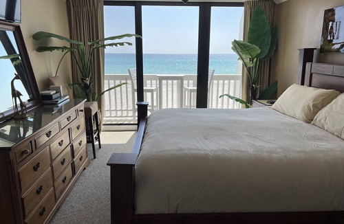 Sunnyside House | Come put your toes in the sand. This house is directly on the beach!