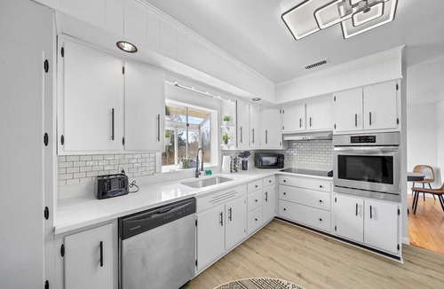 Coatesville House | Comfort, Fun, & charming! - 5BR oasis w/Pool