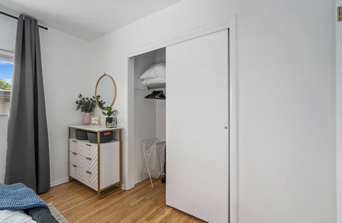 South Salt Lake Apartment | Comfortable 1-bedroom condo in Salt Lake with AC with screaming Wi-Fi