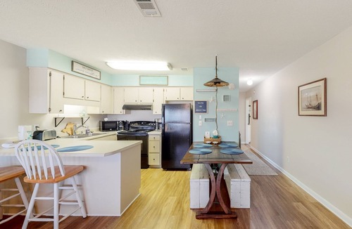 West Panama City Beach Condo | Comfortable condo w/2 patios & shared pool/tennis - beach across the street