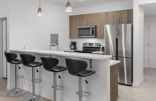 Salt Lake City Apartment | Comfortable ✭ Convenient ✭ Hot Tub, Gym +more
