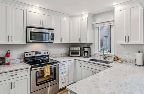 West Hartford Condo | Condo Steps from Lake Pinneo, Fairway Village