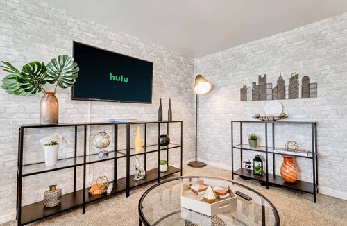 Downtown Salt Lake City Apartment | Convenient 2BR Downtown SLC w/Wi-Fi Near Temple Square & Capitol – Sleeps 5