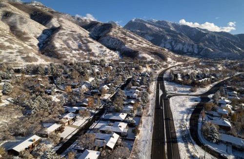 Cottonwood Heights House | Cottonwood Heights - Lower Level of Mountain Home!