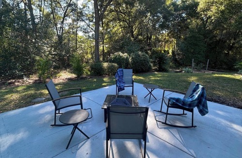 Dunnellon House | Cozy 2-bedroom house minutes from the Rainbow River, Dunnellon, Florida.