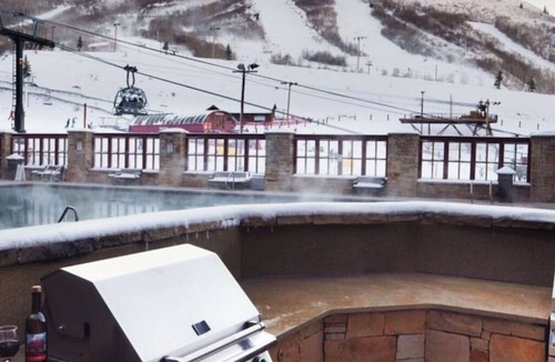 North Park City Villa | Cozy 2-bedroom ski in ski out apartment in charming Park City with AC and gym