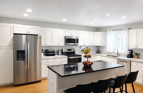 Worcester House | Cozy 3-bedroom house in serene Worcester with fitness room and office